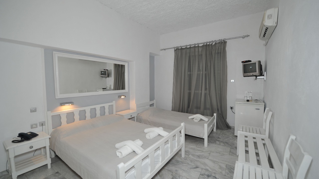 Photo of Bedroom in Exo Gialos