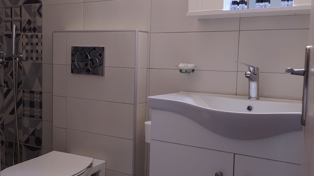 Photo of Bathroom in Emporio