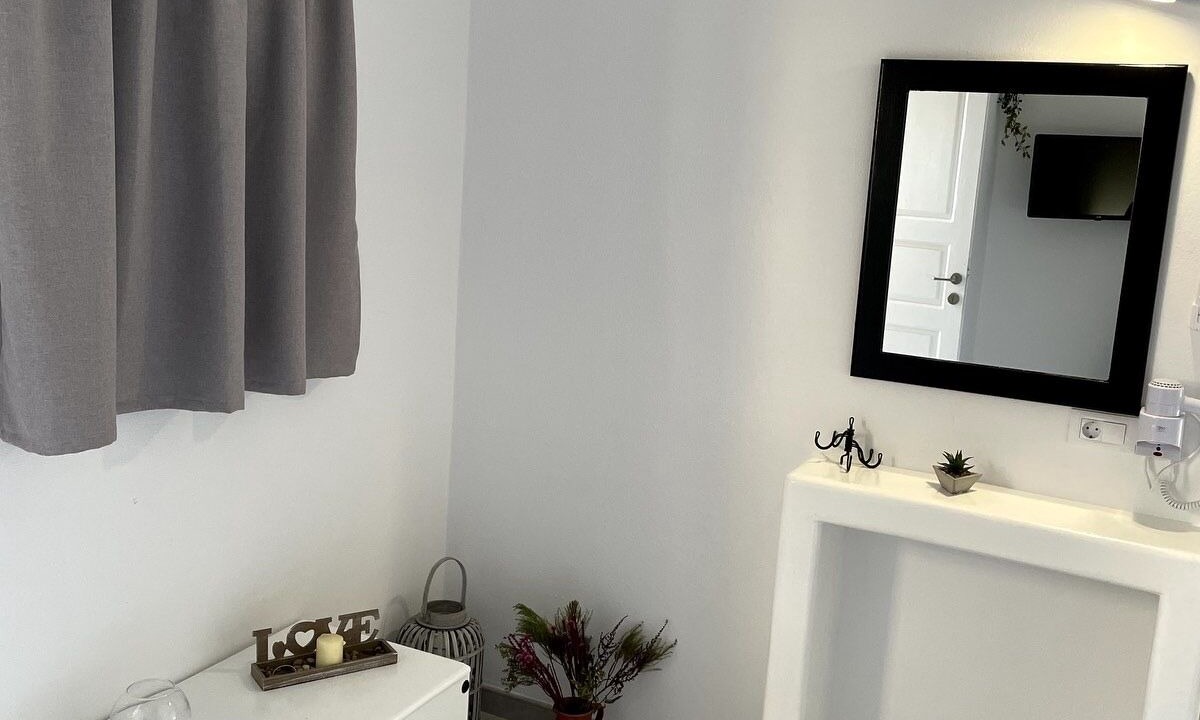 Photo of Bathroom in Perissa