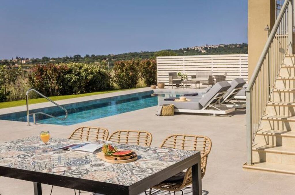 Photo of Outdoor in Karavados