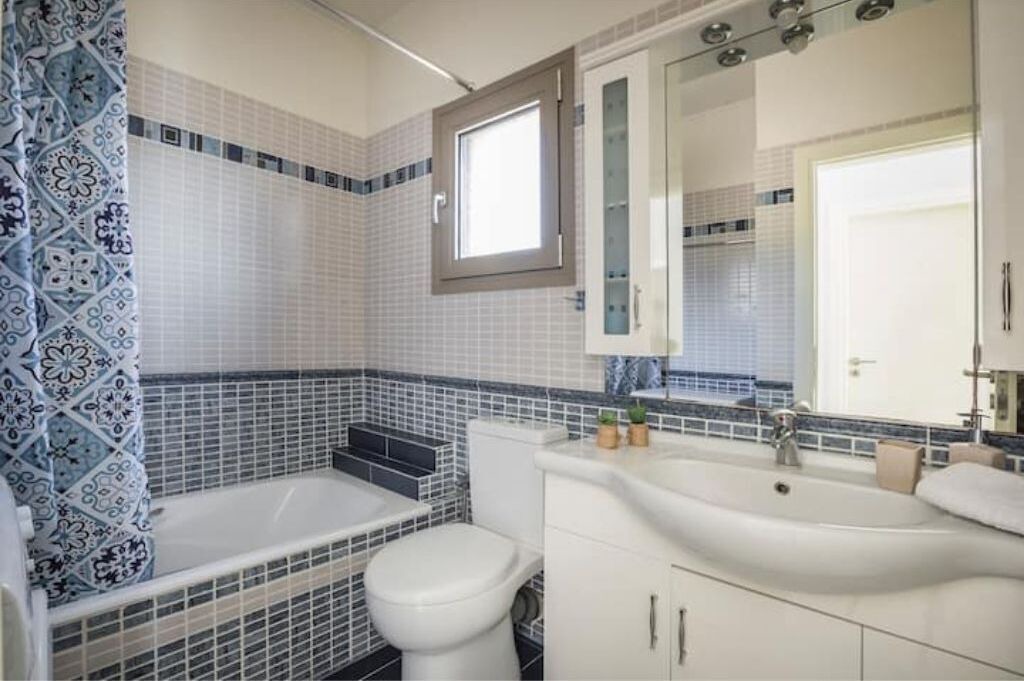 Photo of Bathroom in Karavados