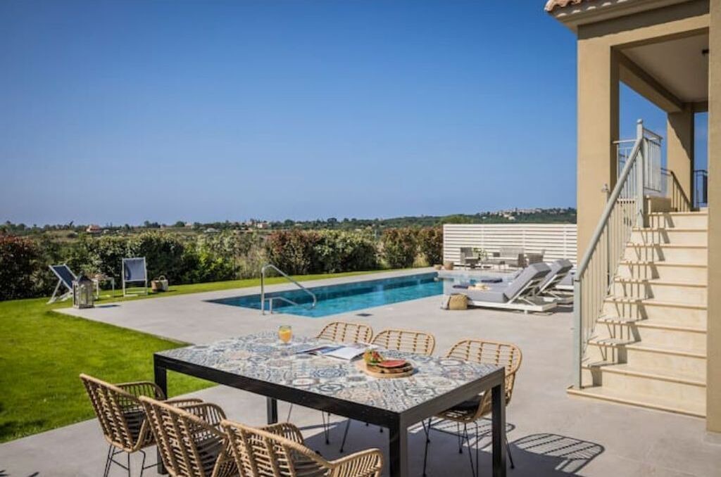 Photo of Outdoor in Karavados