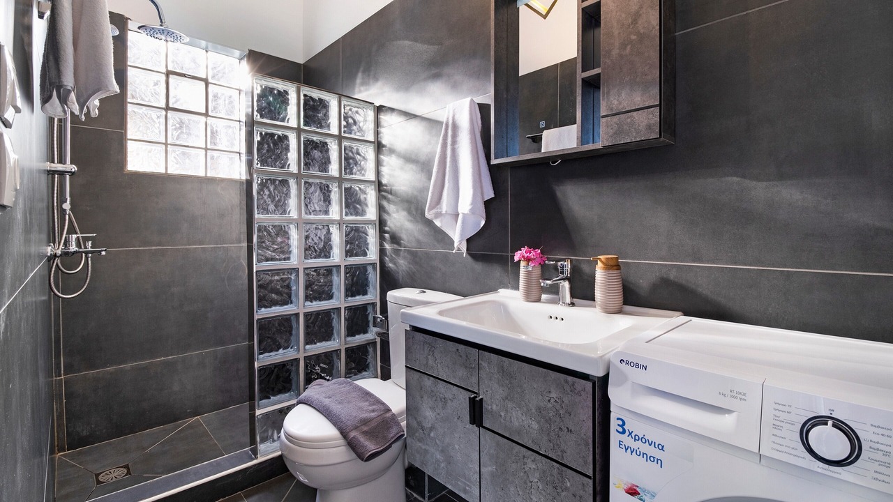 Photo of Bathroom in Katomerion