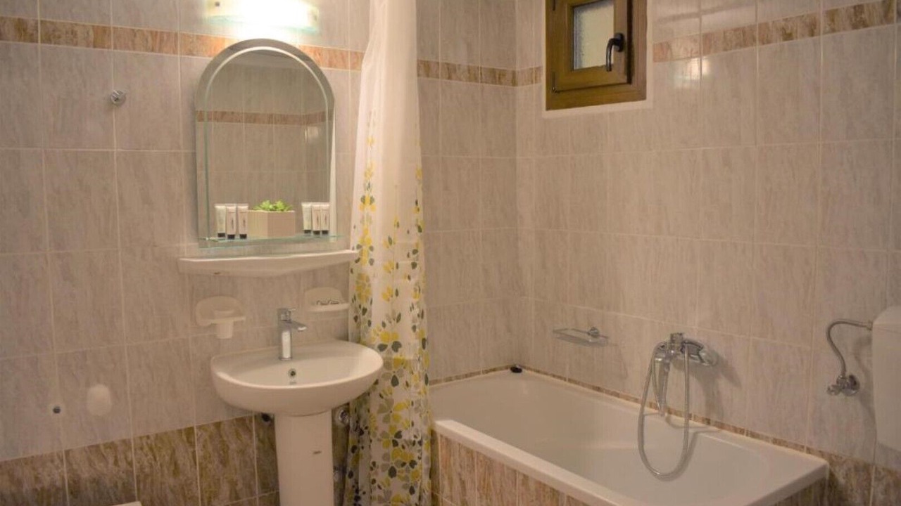 Photo of Bathroom in Kamari