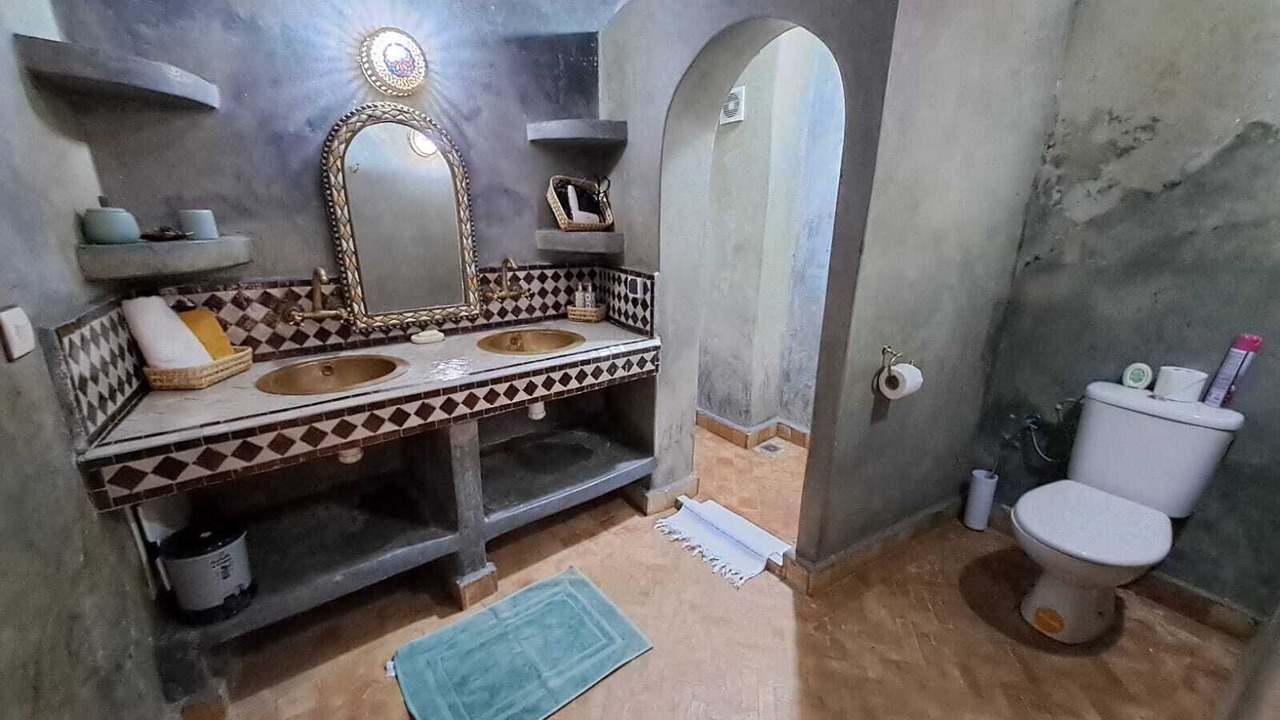 Photo of Bathroom in El Mokhifa