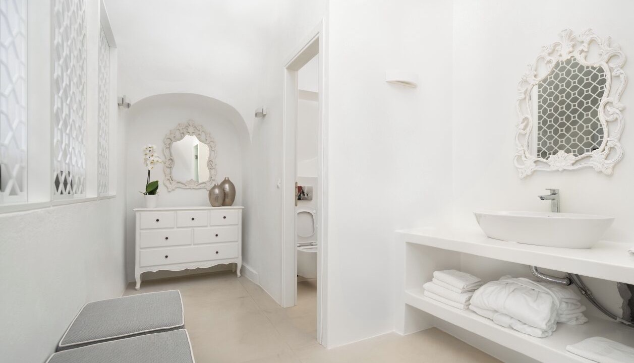 Photo of Bathroom in Exo Gonia