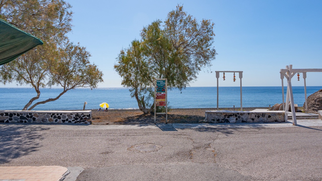 Photo of Others in Perissa