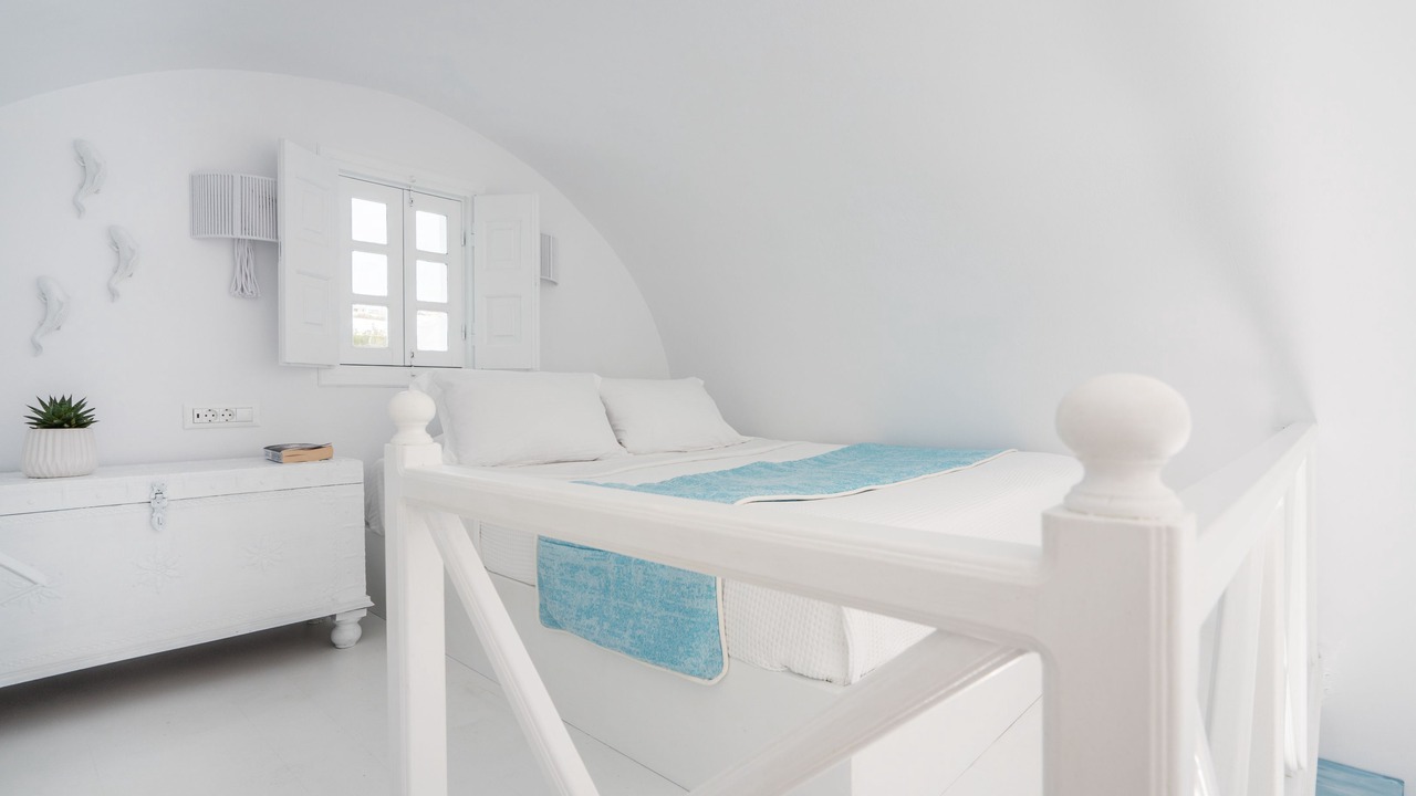 Photo of Bedroom in Oia
