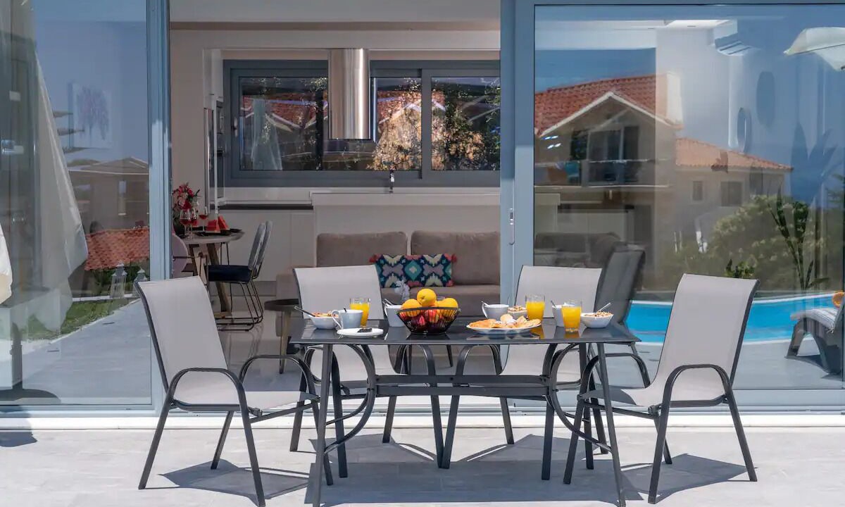 Photo of Outdoor in Karavados