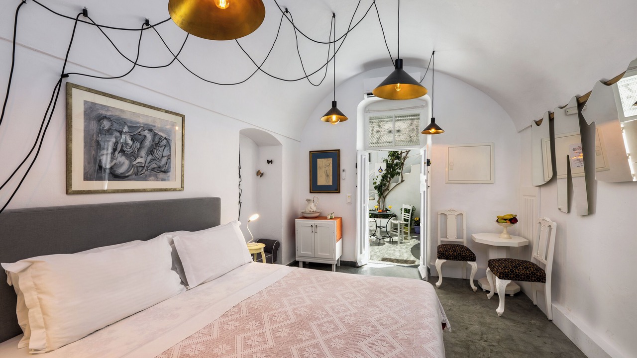 Photo of Bedroom in Oia