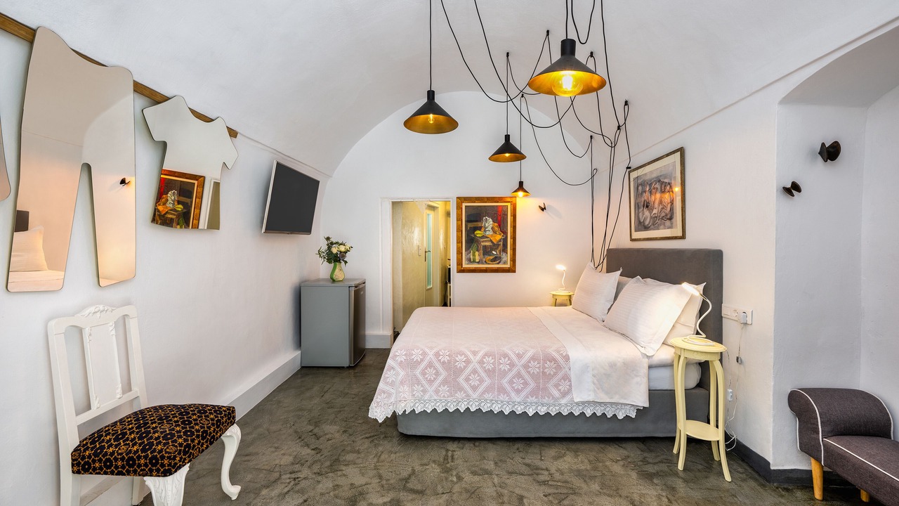 Photo of Bedroom in Oia