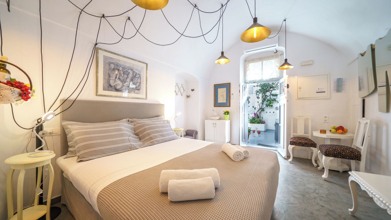 Photo of Bedroom in Oia