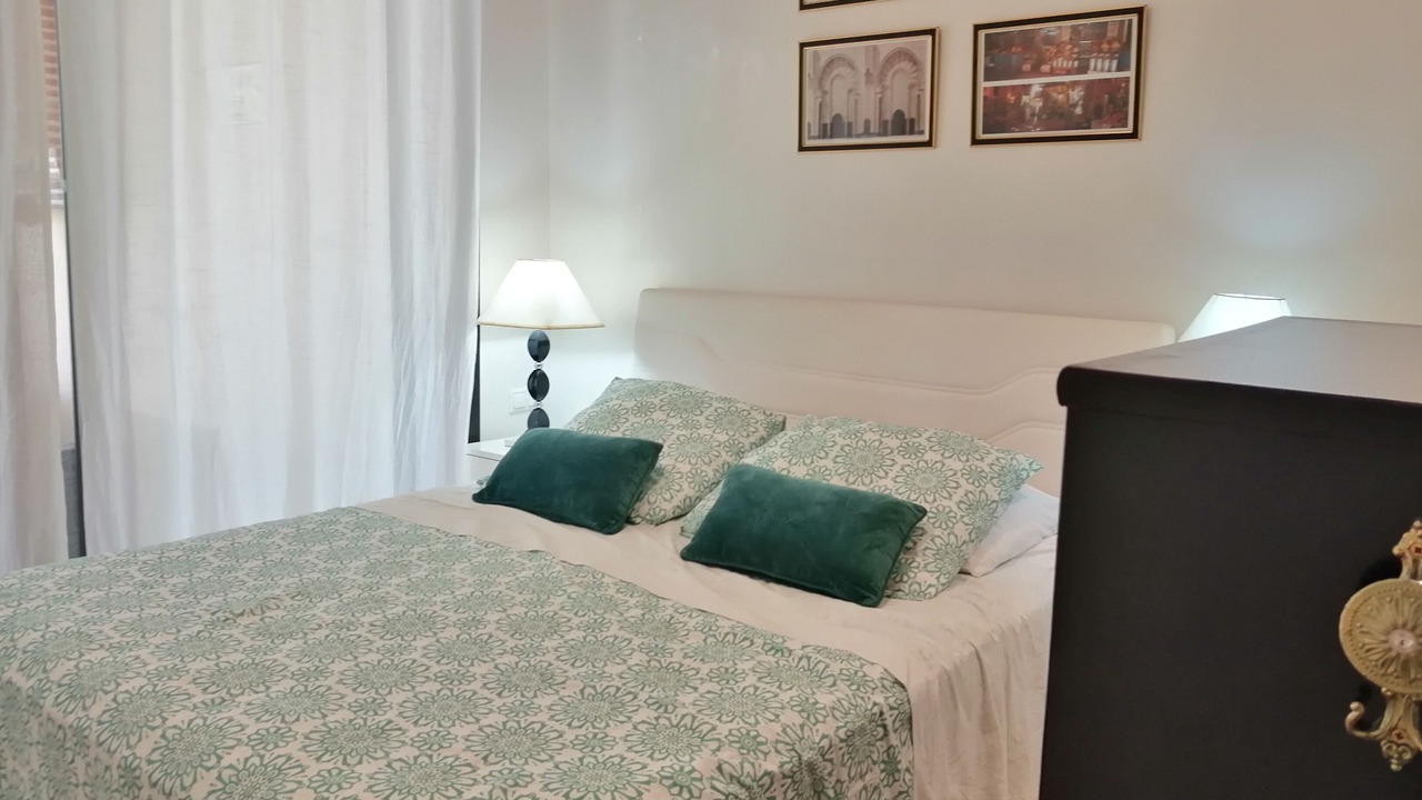 Photo of Bedroom in Issen