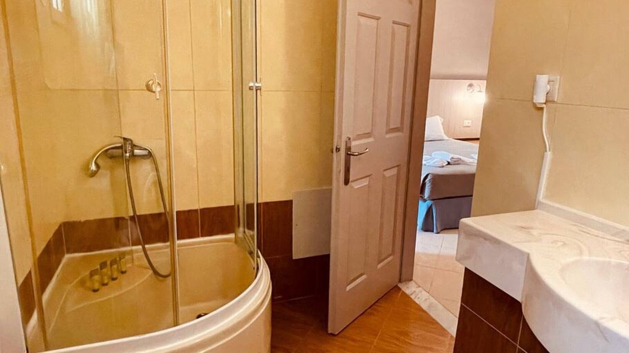 Photo of Bathroom in Platanias Town