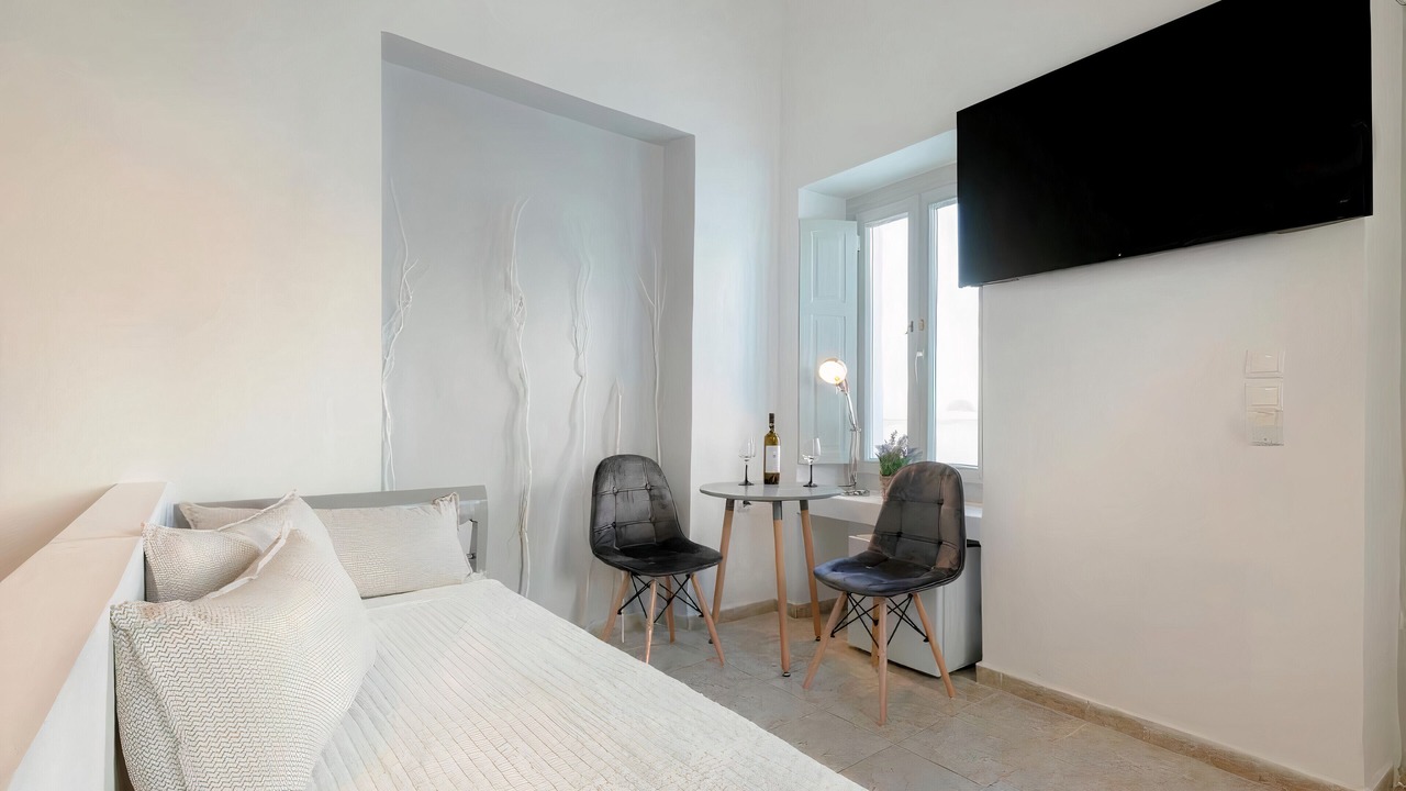 Photo of Bedroom in Fira
