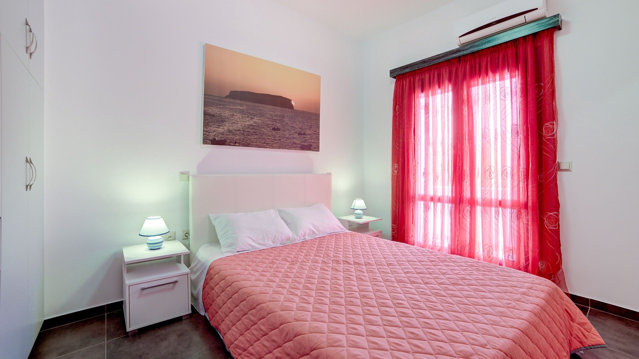Photo of Bedroom in Perissa
