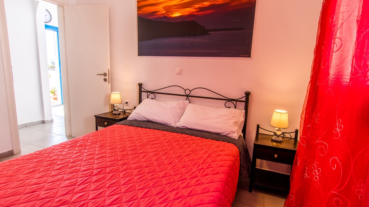 Photo of Bedroom in Perissa
