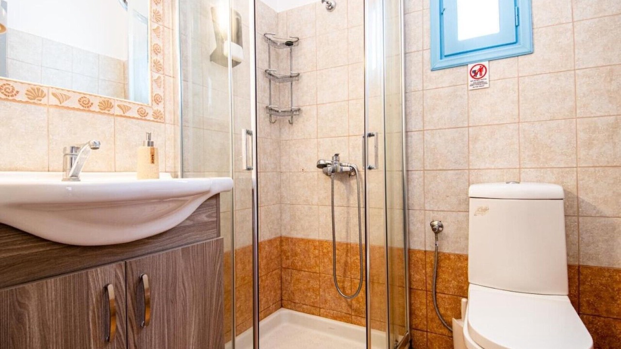 Photo of Bathroom in Perissa