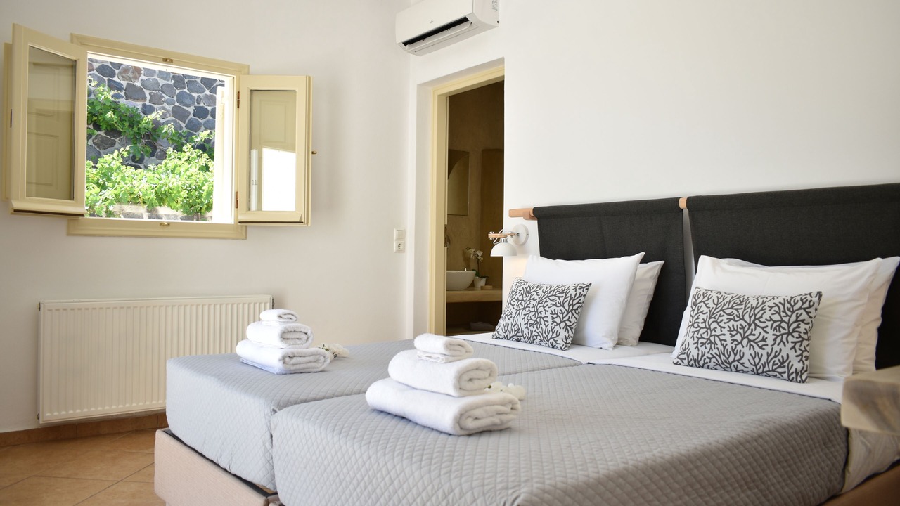 Photo of Bedroom in Santorini