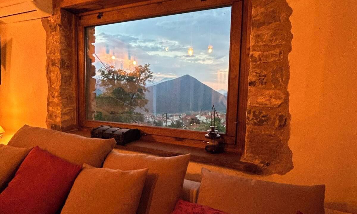 Photo of Livingroom in Karpenisi