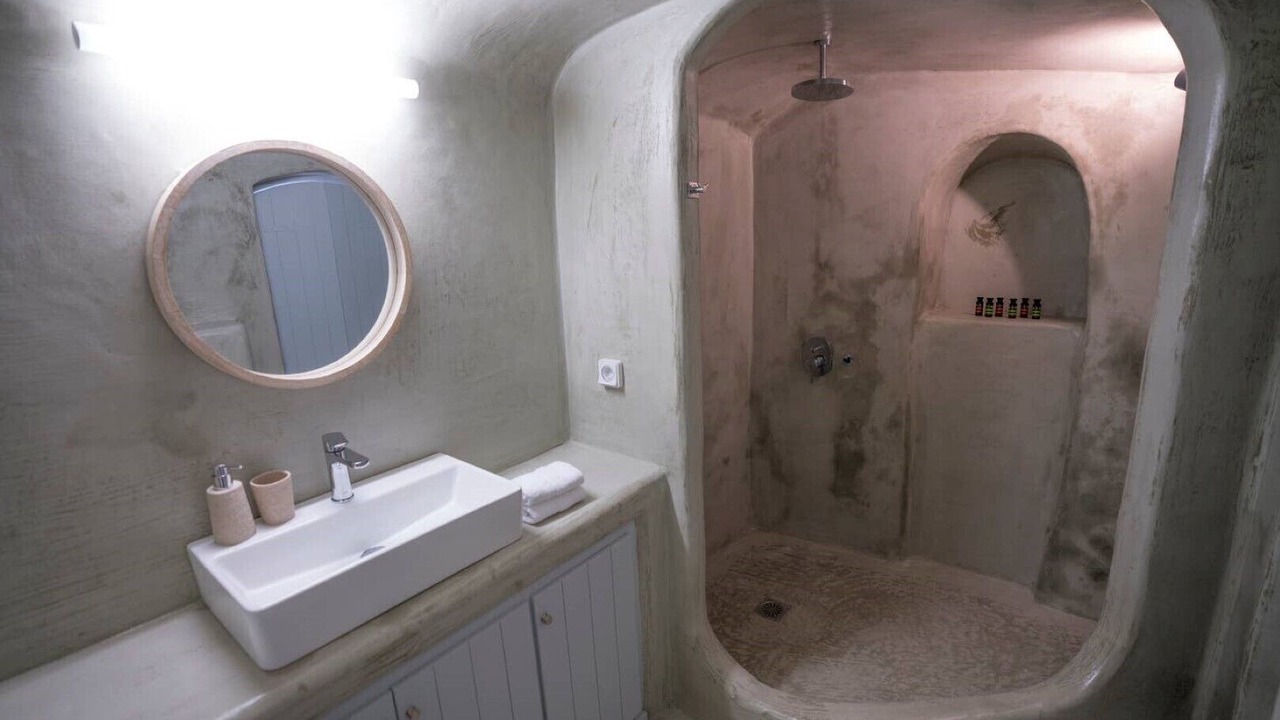 Photo of Bathroom in Emporio