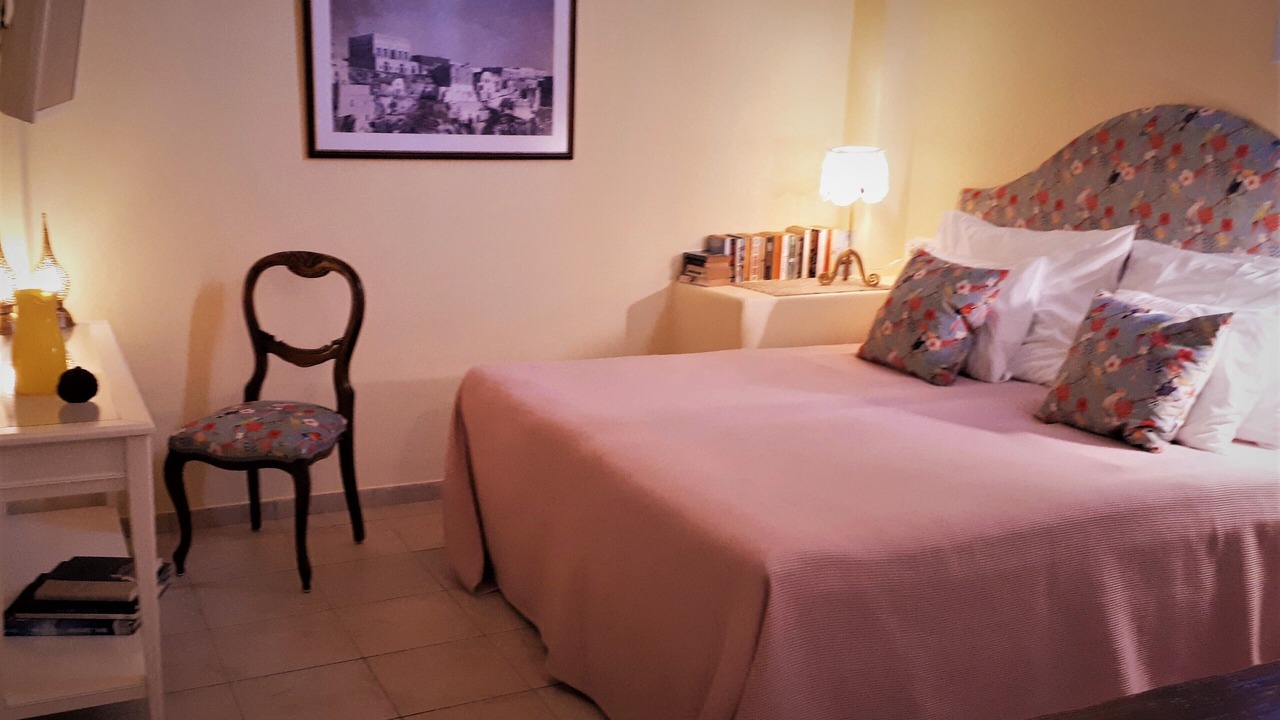 Photo of Bedroom in Oia