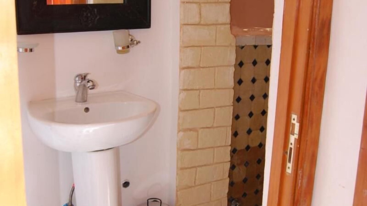 Photo of Bathroom in Layoun