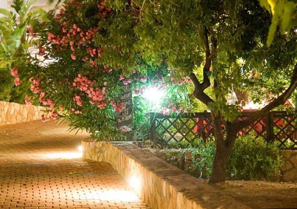 Photo of Others in Pefkos