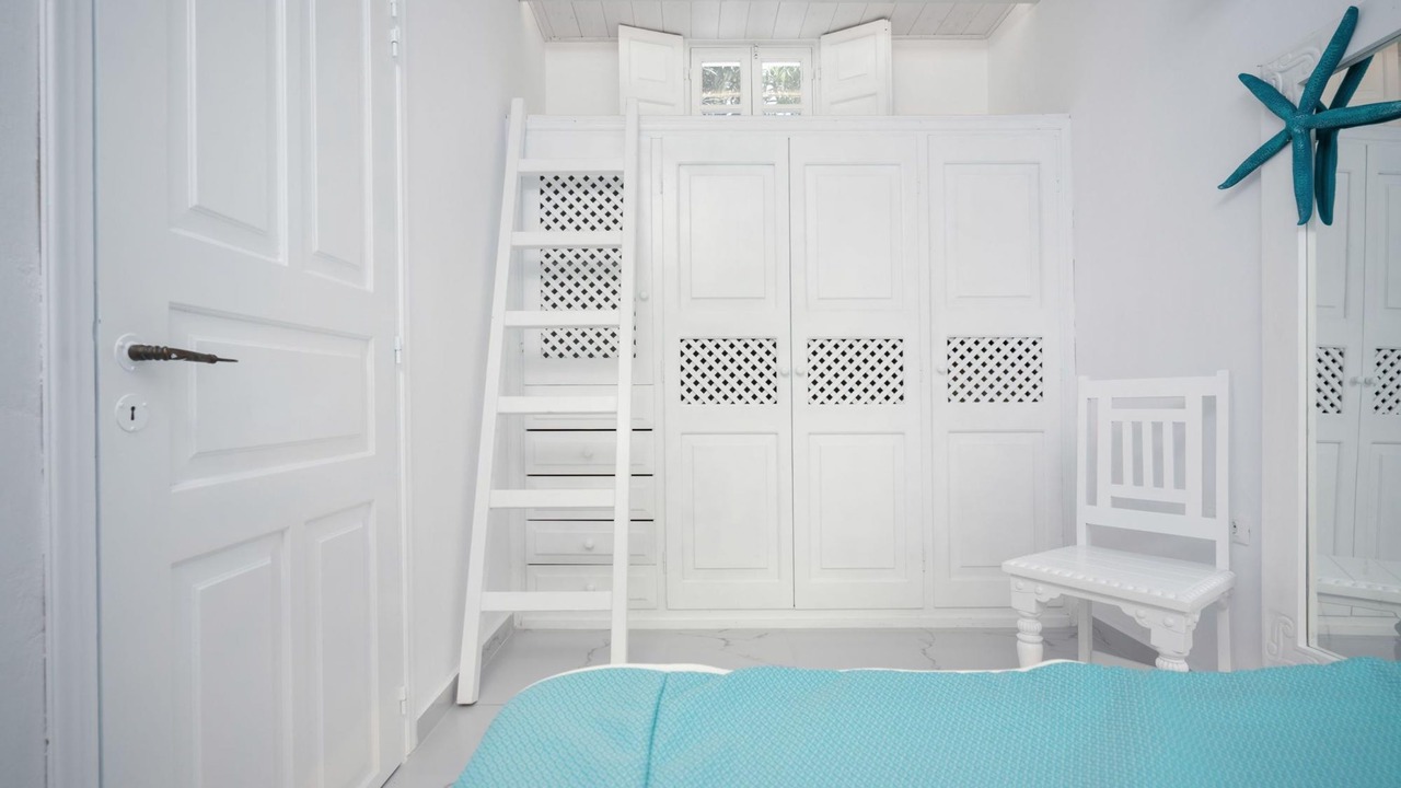 Photo of Bedroom in Amoudi Bay