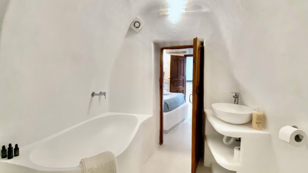 Photo of Bathroom in Exo Gonia