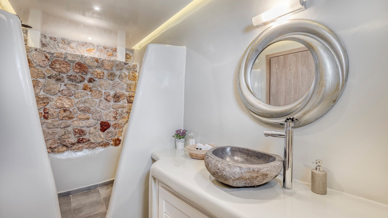 Photo of Bathroom in Vourvoulos