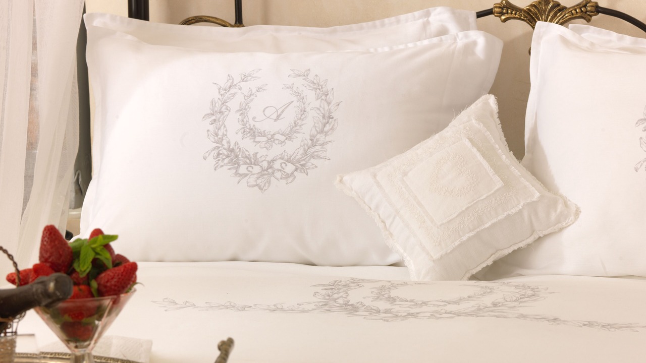 Photo of Bedroom in Oia