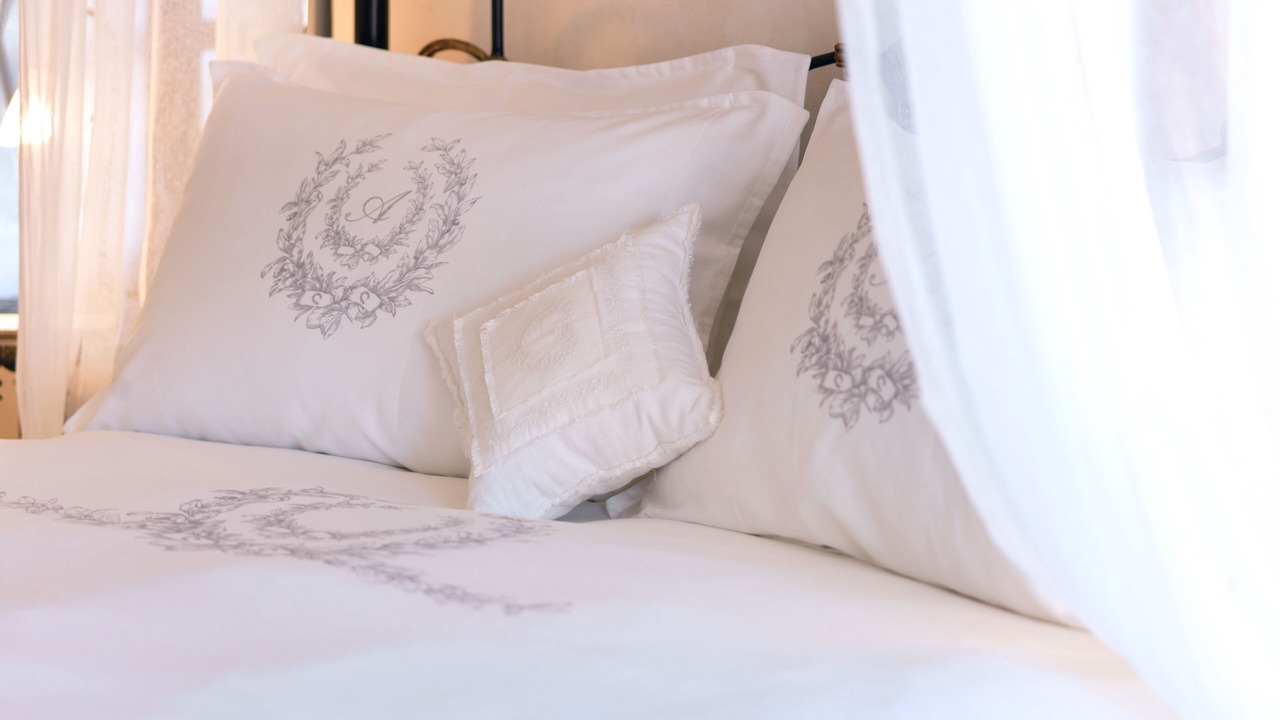 Photo of Bedroom in Oia
