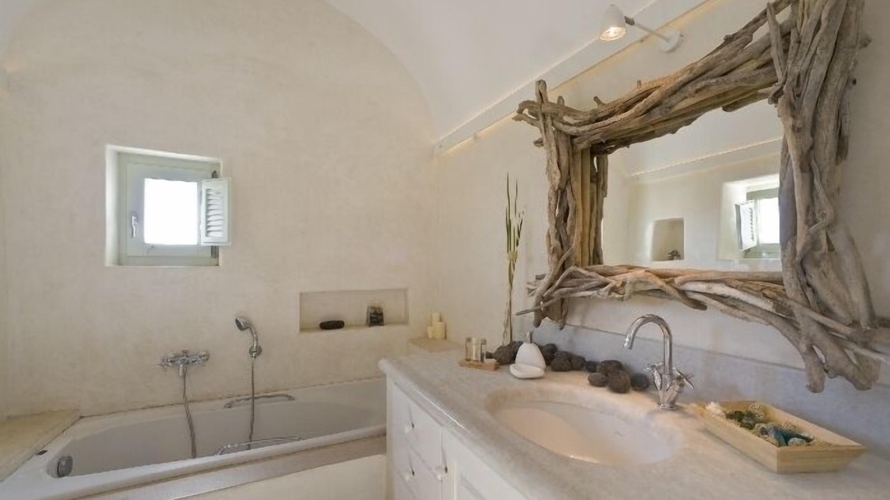 Photo of Bathroom in Akrotiri