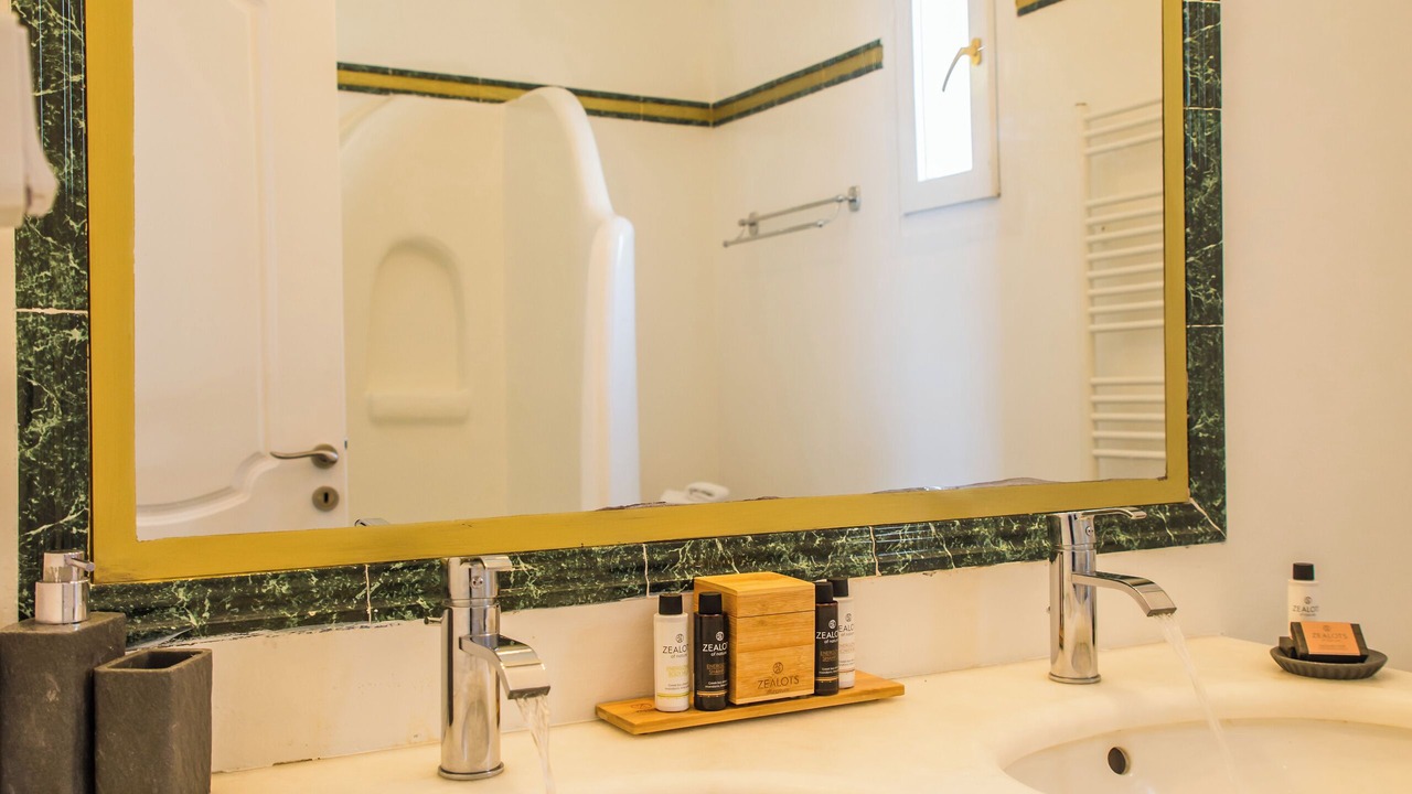 Photo of Bathroom in Akrotiri