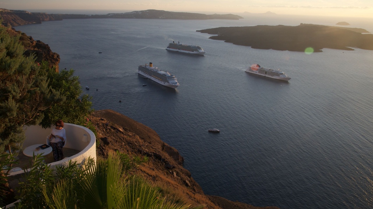 Photo of Others in Fira