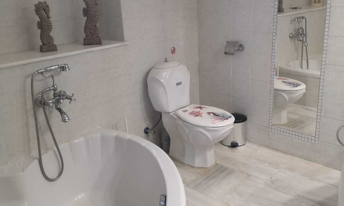 Photo of Bathroom in Fira