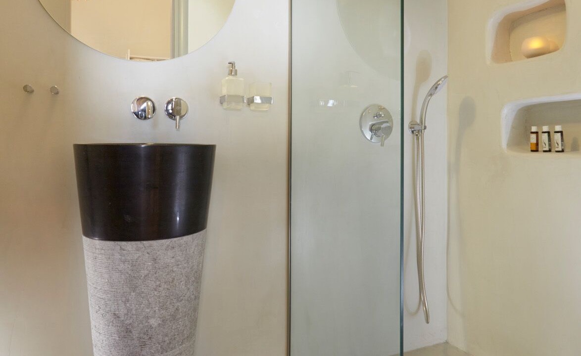 Photo of Bathroom in Kamari