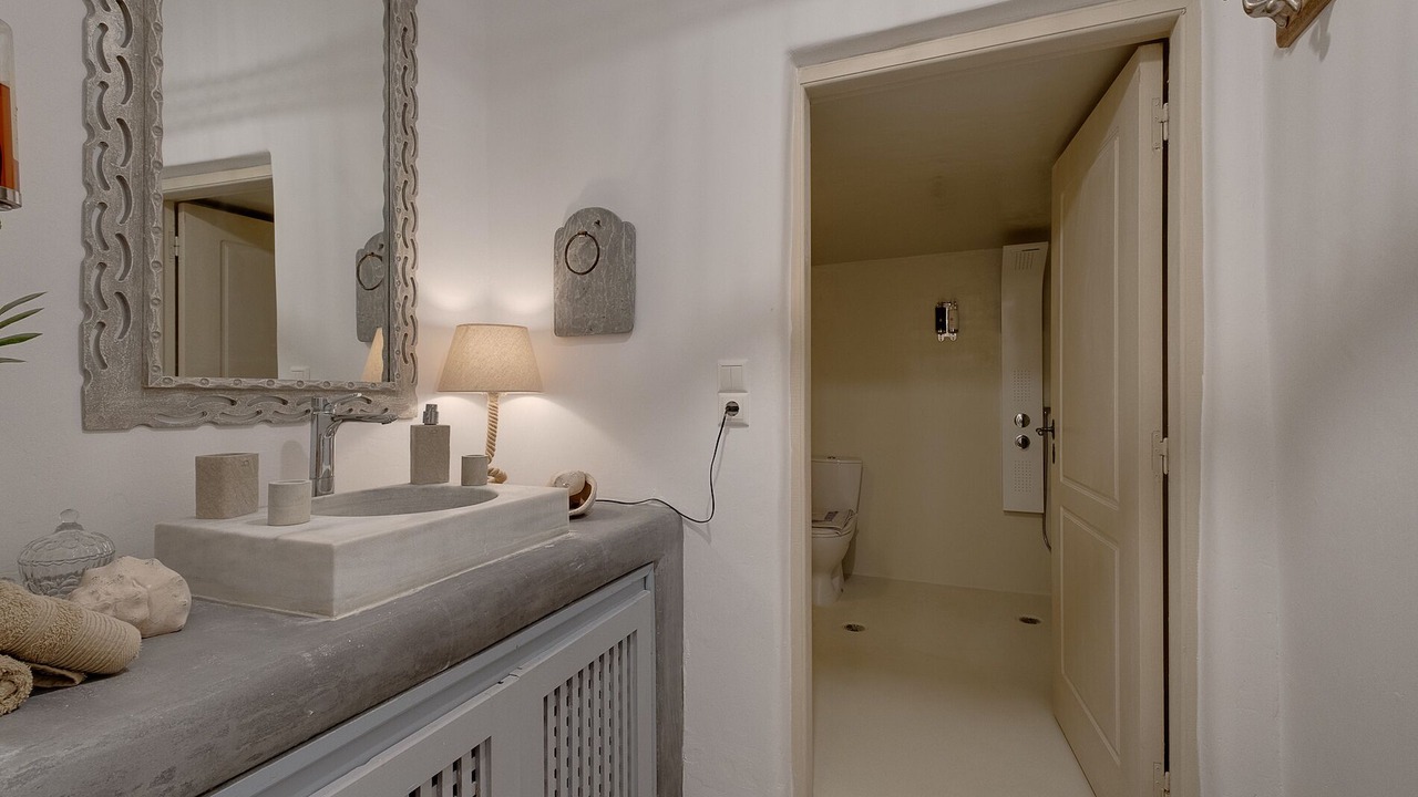 Photo of Bathroom in Emporio