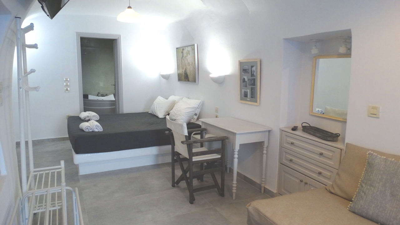 Photo of Bedroom in Fira