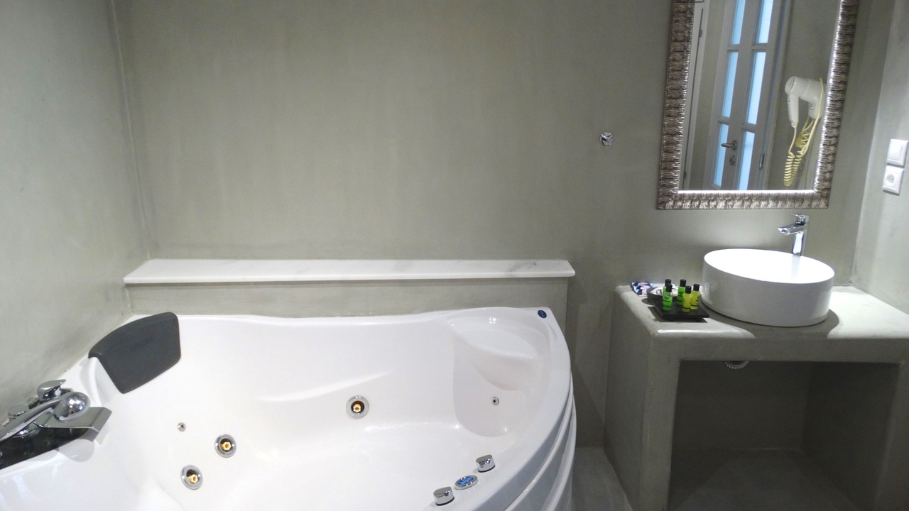 Photo of Bathroom in Fira