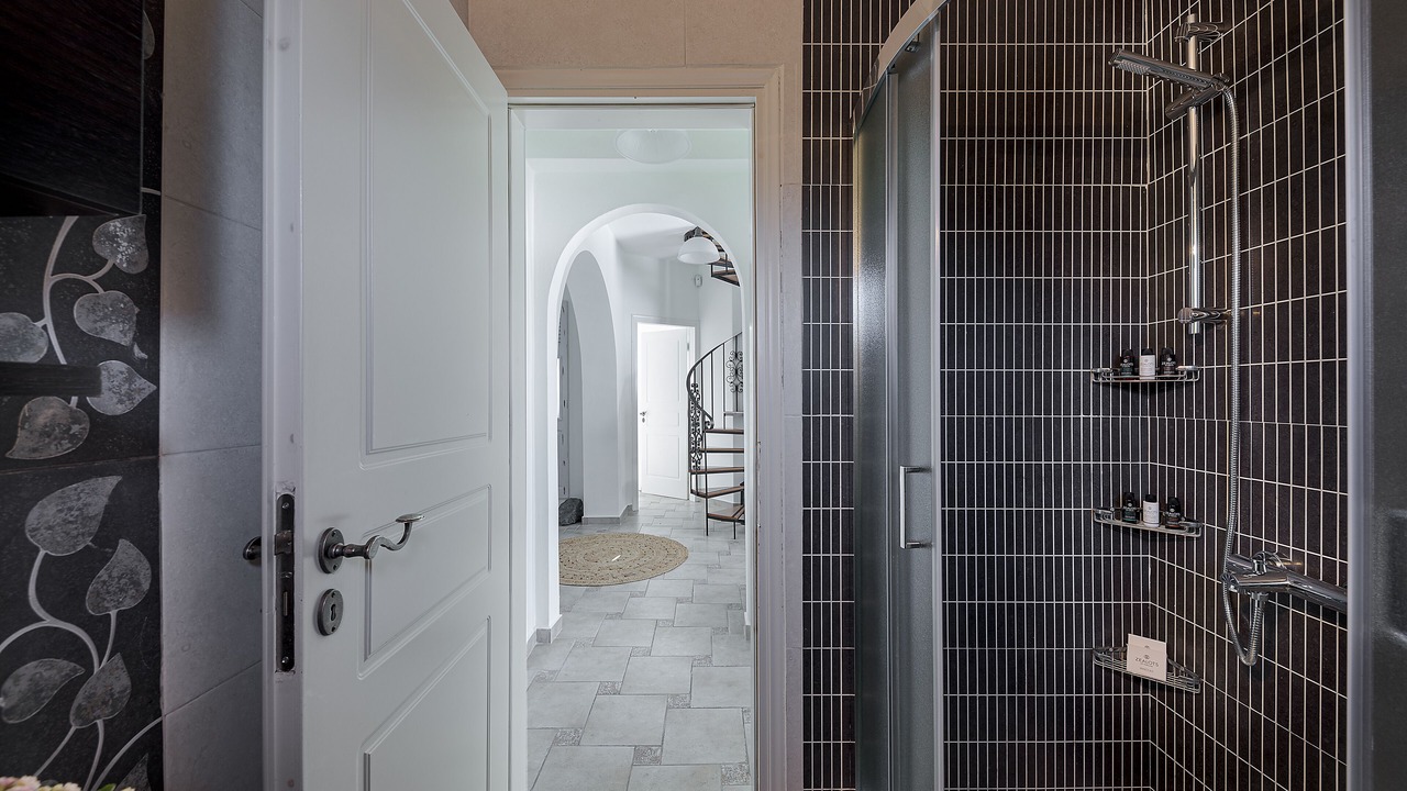 Photo of Bathroom in Akrotiri
