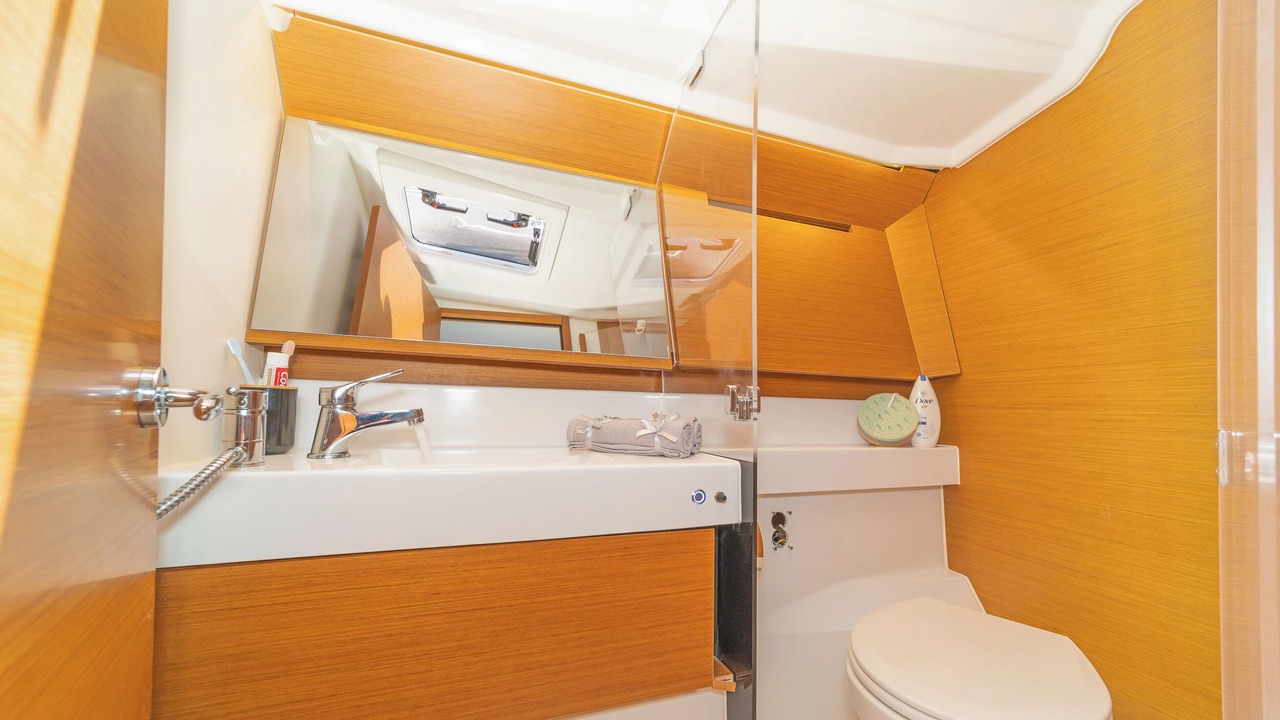 Photo of Bathroom in Volos City Centre