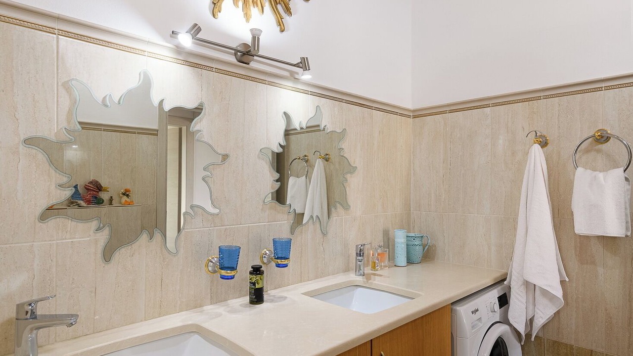 Photo of Bathroom in Faistos