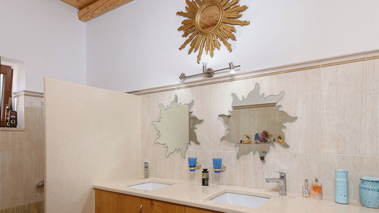 Photo of Bathroom in Faistos