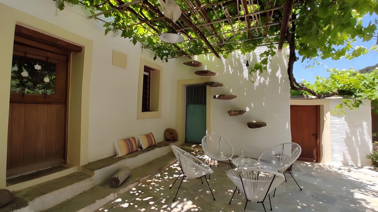 Photo of Patio Balcony in Andros