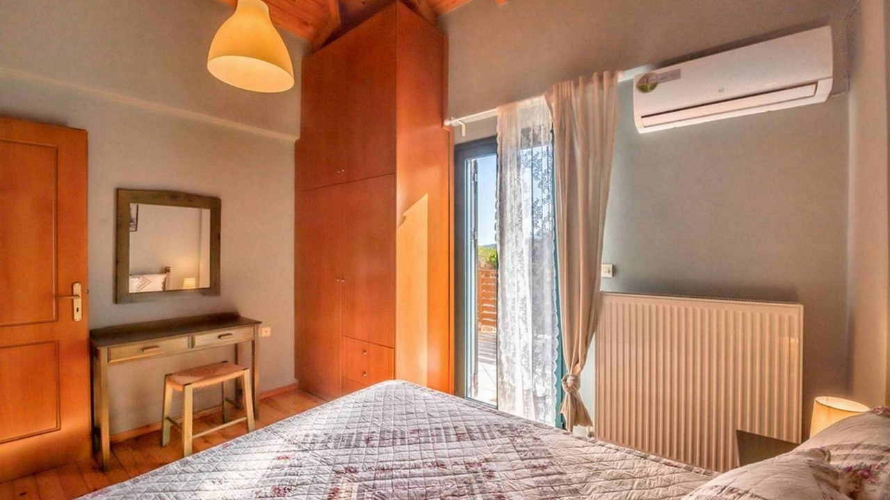 Photo of Bedroom in Makhairoi