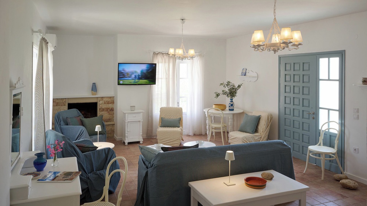 Photo of Livingroom in Steni Dirfyos