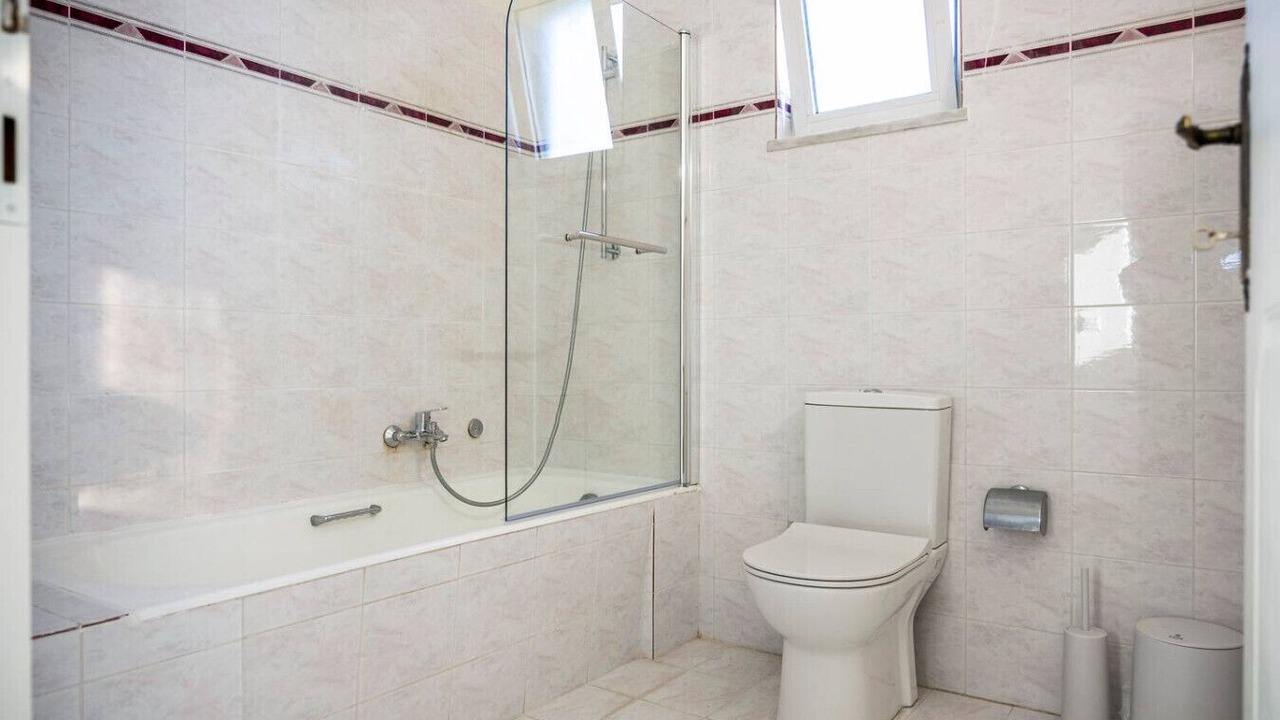 Photo of Bathroom in Marmari