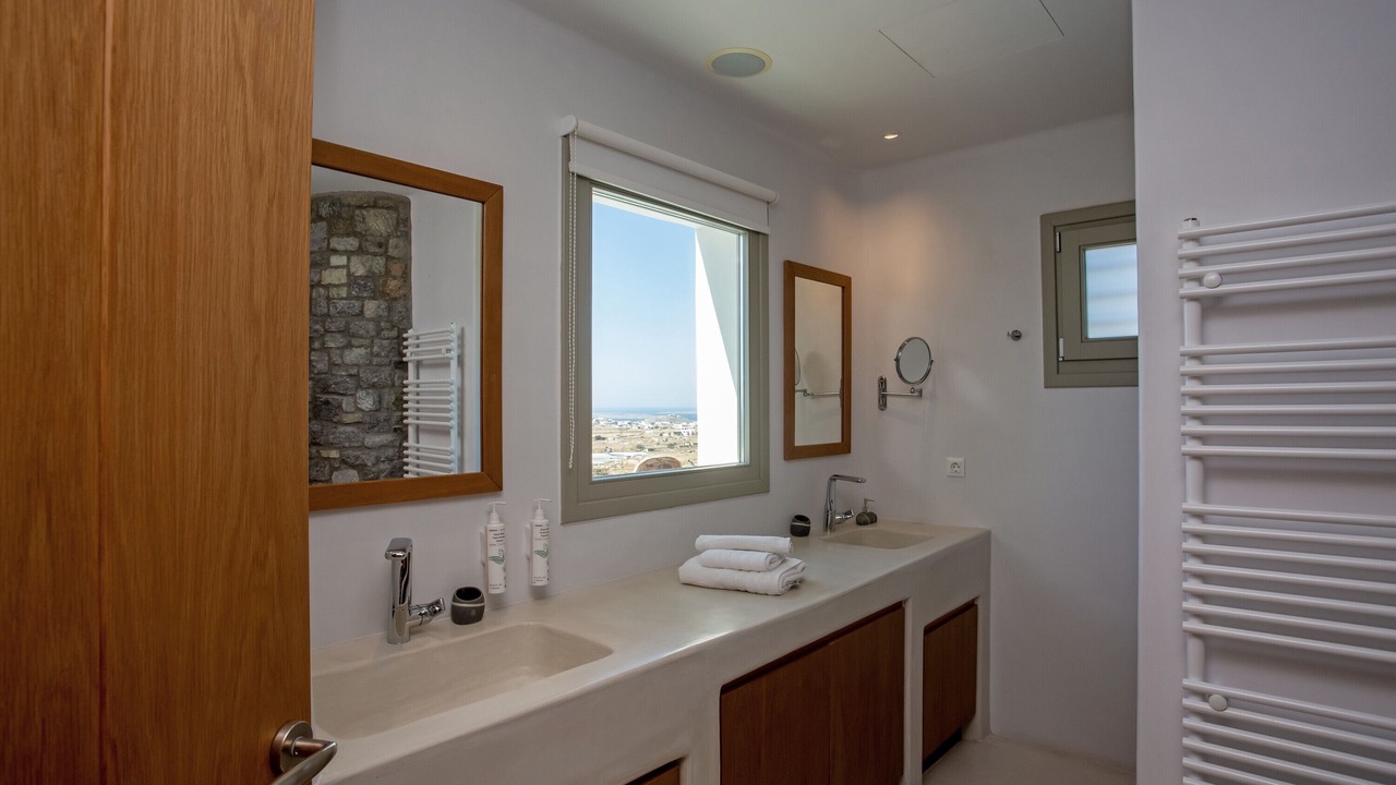 Photo of Bathroom in Plintri